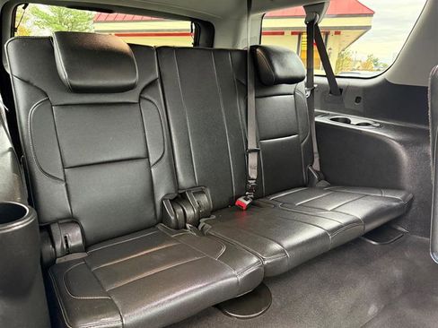 Used 2019 Chevrolet Suburban Premier image 24