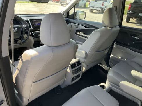 Used 2018 Honda Pilot Elite image 15