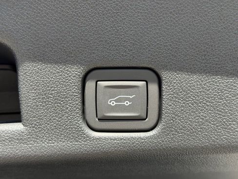 New 2025 GMC Acadia Elevation AWD/4WD image 11