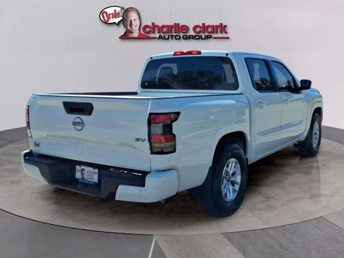 Used 2024 Nissan Frontier SV w/ Technology Package image 5