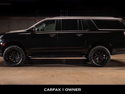 Used 2024 Chevrolet Suburban RST w/ Sport Performance Package AWD/4WD image 5