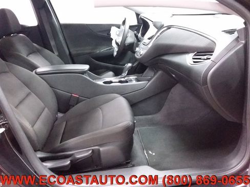 Used 2020 Chevrolet Malibu LT image 12