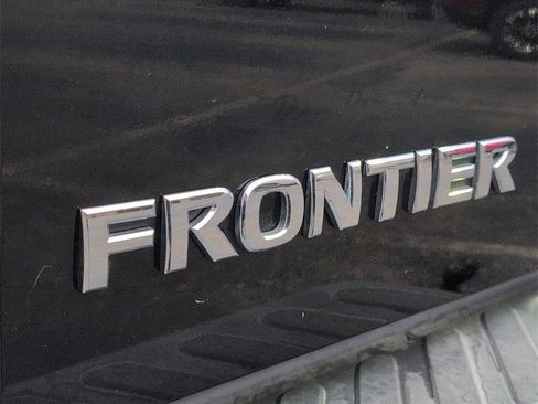 Used 2020 Nissan Frontier SV image 11