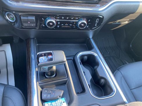 Used 2024 GMC Sierra 1500 Elevation w/ Elevation Premium Package image 31