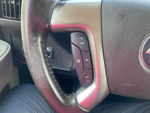 Used 2019 Chevrolet Express 3500 w/ Power Convenience Package RWD image 16