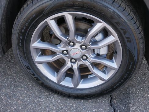 Used 2024 GMC Terrain SLT AWD/4WD image 13