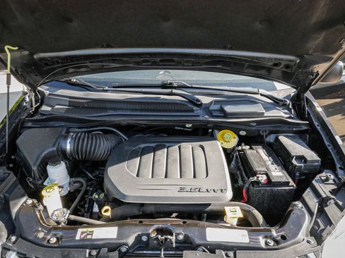 Used 2019 Dodge Grand Caravan SE w/ UConnect Hands-Free Group image 33