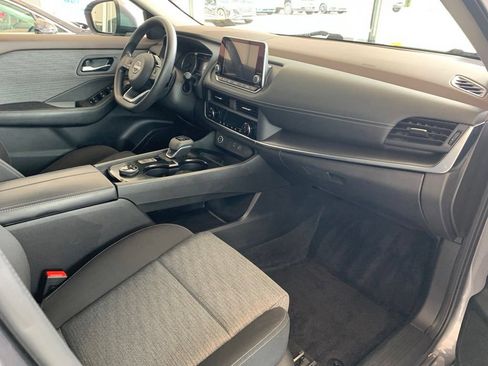 Used 2023 Nissan Rogue SV AWD/4WD image 18
