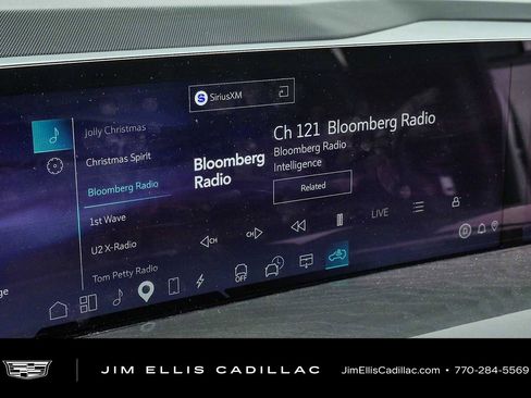 Certified 2025 Cadillac Escalade IQ Luxury 2 w/ LPO, Premium Carpet Package AWD/4WD image 14