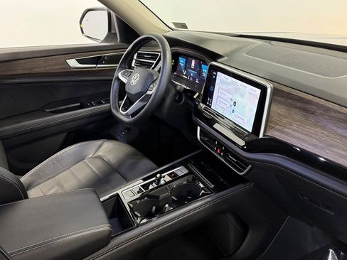 Used 2024 Volkswagen Atlas SEL image 15