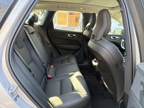 Certified 2025 Volvo XC60 B5 Plus image 33