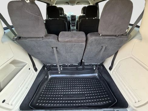 Used 2012 Dodge Grand Caravan SE image 15