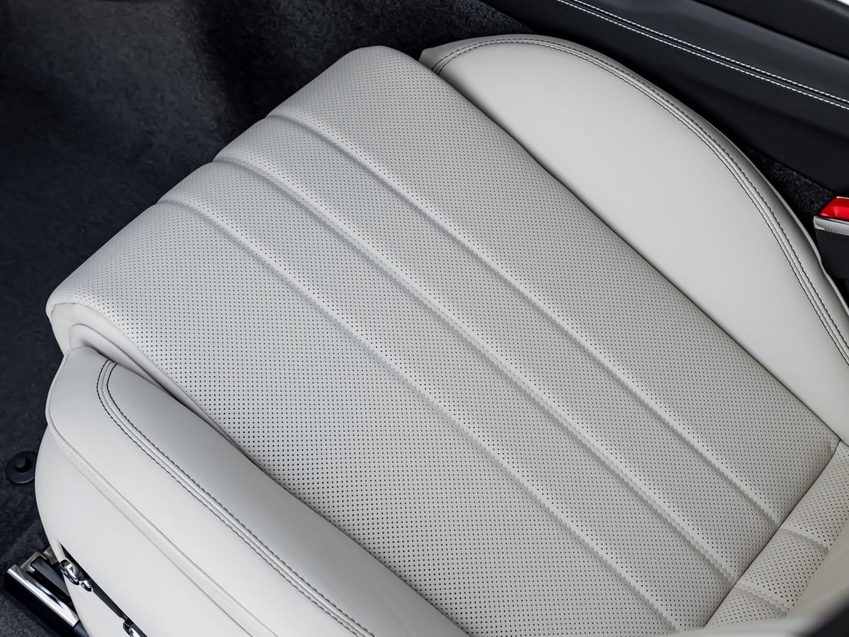 Used 2026 Bentley Flying Spur V8 AWD/4WD image 17