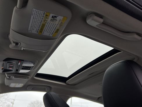 Used 2018 Subaru Impreza 2.0i Limited image 22