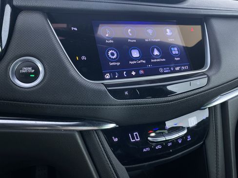 Certified 2022 Cadillac XT5 Premium Luxury w/ LPO, Floor Liner Package image 5