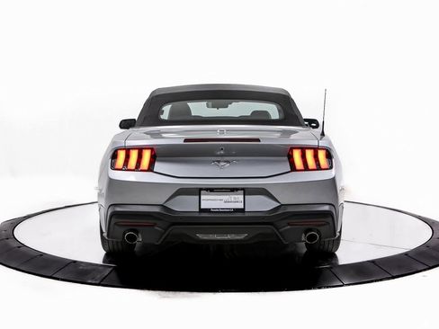 Used 2024 Ford Mustang Convertible image 6