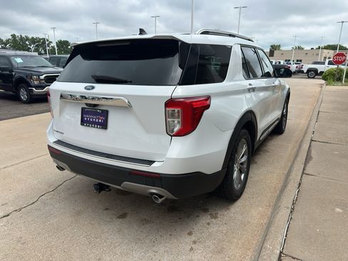 Used 2023 Ford Explorer Limited w/ Equipment Group 301A RWD image 5