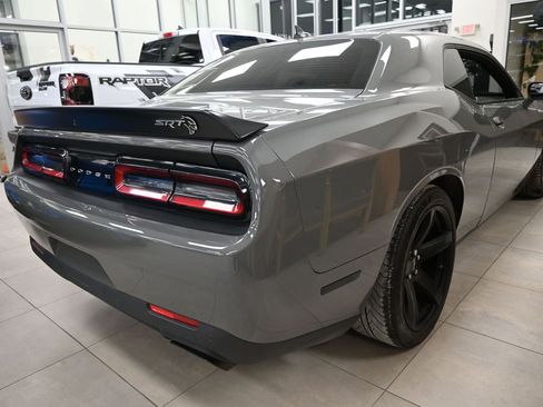 Used 2017 Dodge Challenger SRT Hellcat image 9