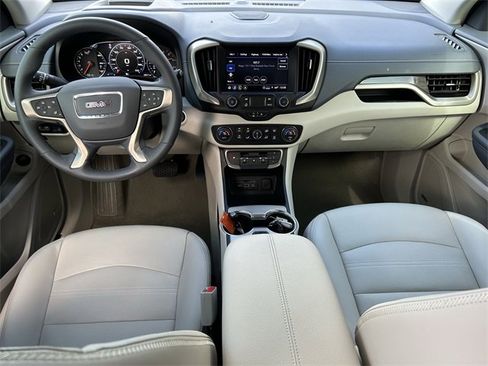 Used 2023 GMC Terrain Denali w/ Denali Premium Package image 9