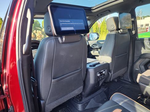 Used 2022 GMC Yukon XL AT4 image 14