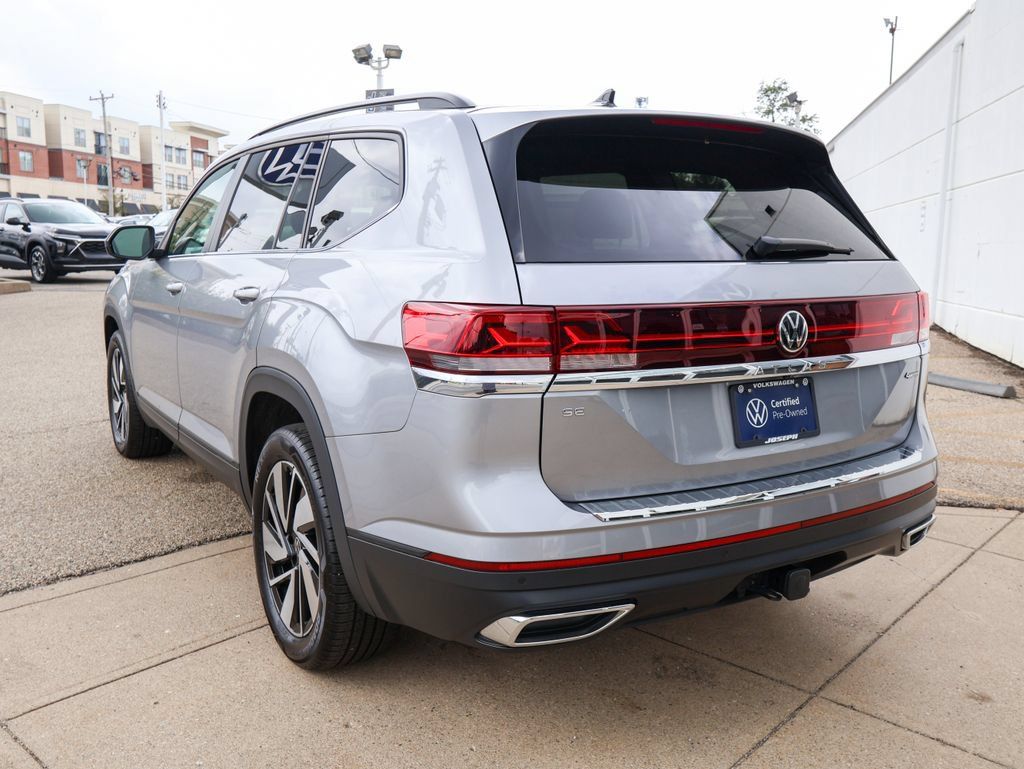 Used 2024 Volkswagen Atlas SE w/ Panoramic Sunroof Package AWD/4WD image 3