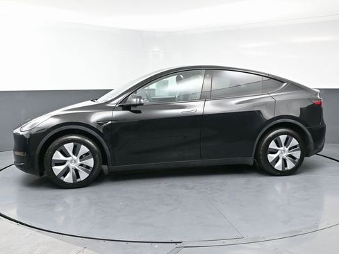 Used 2023 Tesla Model Y Long Range image 5