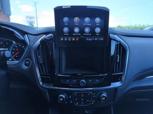 Used 2023 Chevrolet Traverse LT FWD image 7