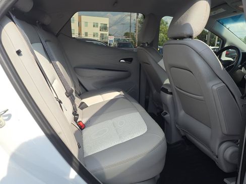 Used 2017 Chevrolet Bolt Premier w/ Driver Confidence II Package FWD image 15