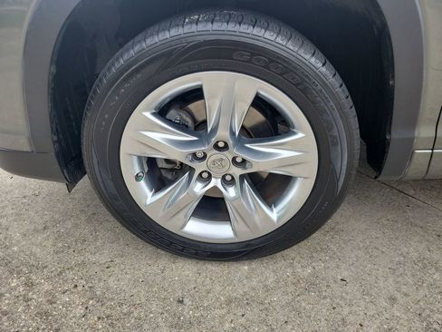 Used 2015 Toyota Highlander Limited FWD image 38