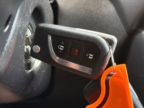 Used 2019 Toyota RAV4 LE image 32