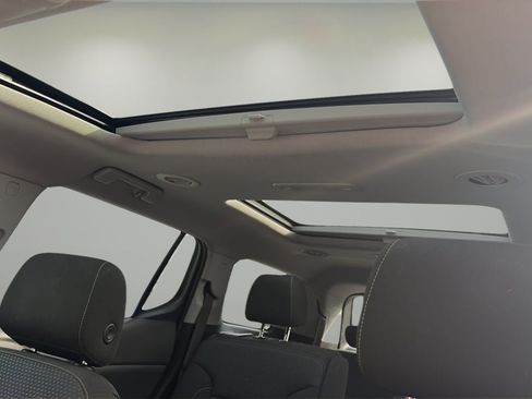 Used 2021 GMC Acadia SLE w/ Driver Convenience Package image 17