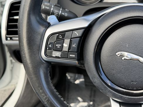 Used 2020 Jaguar F-TYPE Convertible image 22