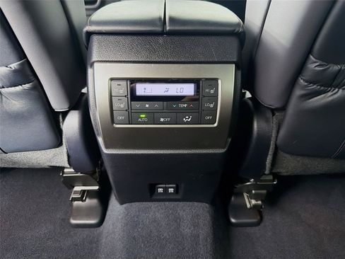 Used 2022 Lexus GX 460 Premium w/ Premium Package AWD/4WD image 22