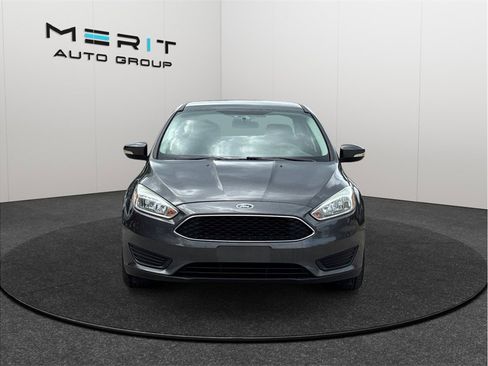 Used 2017 Ford Focus SE FWD image 3