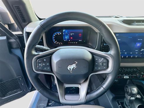 Used 2024 Ford Bronco Wildtrak image 11