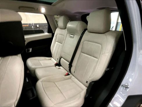 Used 2019 Land Rover Range Rover Sport HSE AWD/4WD image 28