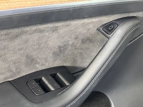 Used 2022 Tesla Model Y Performance AWD/4WD image 32