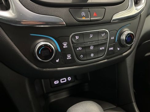 Used 2023 Chevrolet Equinox LT AWD/4WD image 16