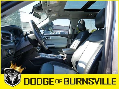 Used 2024 Ford Explorer XLT w/ Equipment Group 202A AWD/4WD image 13