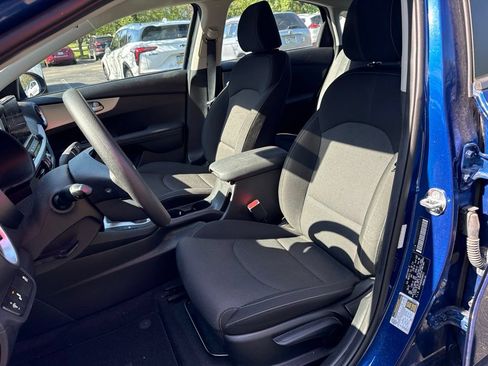 Certified 2023 Kia Forte LXS w/ LXS Technology Package FWD image 9
