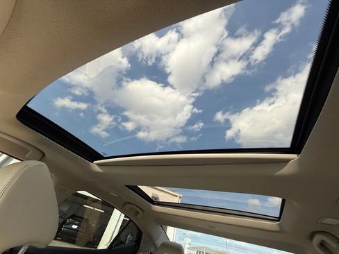 Used 2023 Nissan Maxima Platinum w/ Sport Mat Group FWD image 7