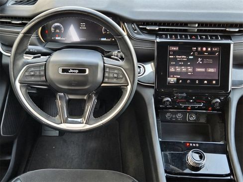 Used 2022 Jeep Grand Cherokee L Laredo image 24