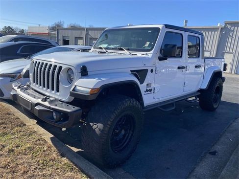 Used 2021 Jeep Gladiator Sport image 3