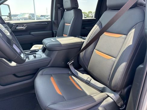New 2026 GMC Sierra 2500 AT4 w/ AT4 Premium Plus Package AWD/4WD image 17