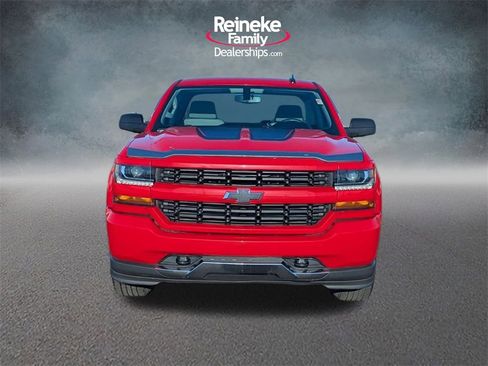 Used 2018 Chevrolet Silverado 1500 Custom image 2