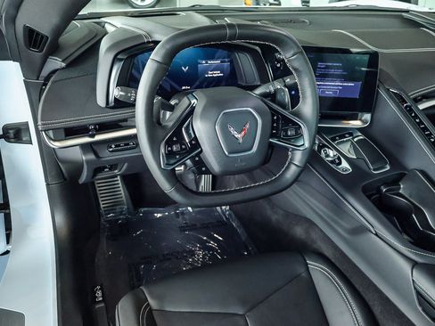 Used 2024 Chevrolet Corvette Stingray Preferred Cpe w/ 2LT image 3