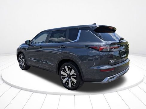 New 2026 Mitsubishi Outlander SE FWD image 5