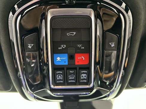Used 2022 Jeep Grand Cherokee Summit AWD/4WD image 17