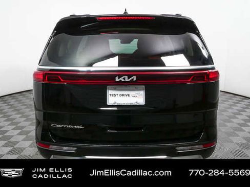 Used 2022 Kia Carnival SX Prestige image 27