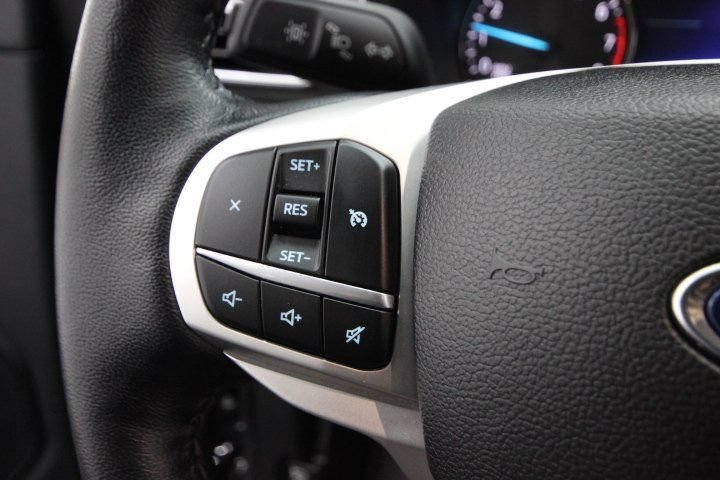 Used 2022 Ford Explorer XLT w/ Equipment Group 202A AWD/4WD image 19
